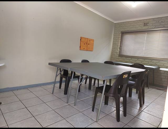 82M² OFFICE TO LET IN MEYERTON CENTRAL